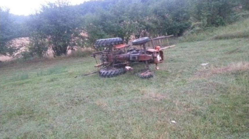 Yaşlı &Ccedil;ifti Trakt&ouml;r Kazası Ayırdı: 1 &Ouml;l&uuml;, 1 Ağır Yaralı