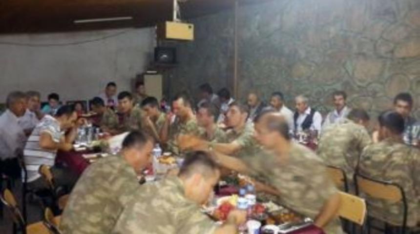 Jandarma Komutanlığından K&ouml;y Korucularına İftar