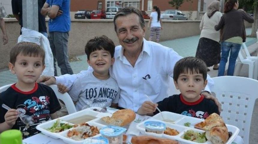 Tepebaşı Belediyesi&rsquo;nin Mahalle İftarları