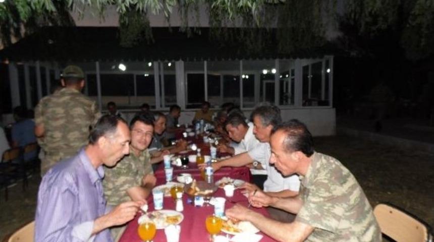 Jandarmadan Koruculara İftar Yemeği