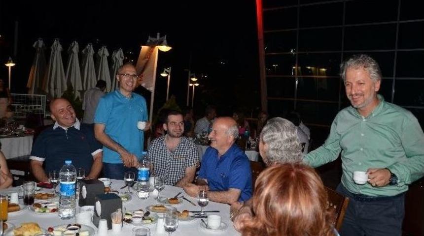 Medıcal Park Doktorları, İftar Yemeğinde Buluştu