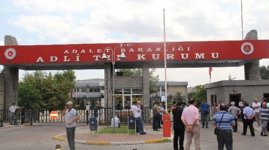 Patlamada Hayatını Kaybedenlerin Yakınları Adli Tıp Kurumu&rsquo;nda Bekliyor