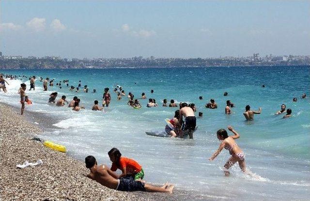 Antalya’da Bunaltıcı Sıcak