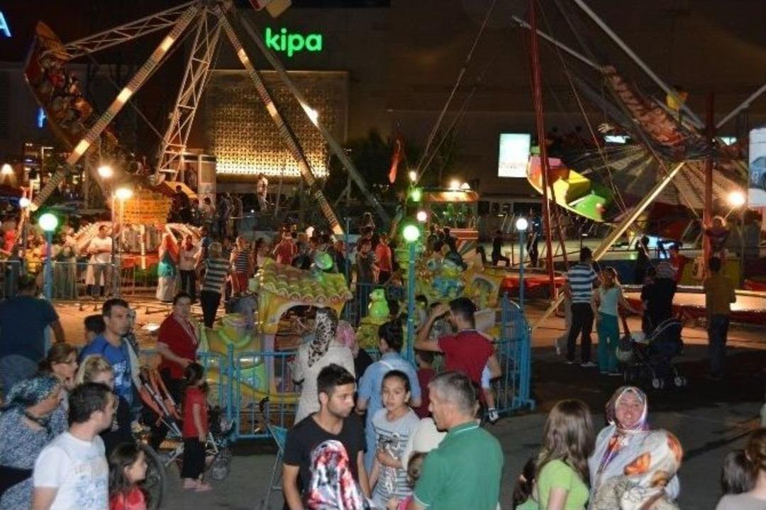 Yunusemre &Ccedil;arşısı Manisa&rsquo;nın Alternatif Eğlence Alanı Oldu