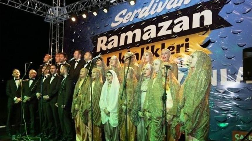 Vatandaşlar &ldquo;hor G&uuml;listan&rdquo; Konserinde Buluştu