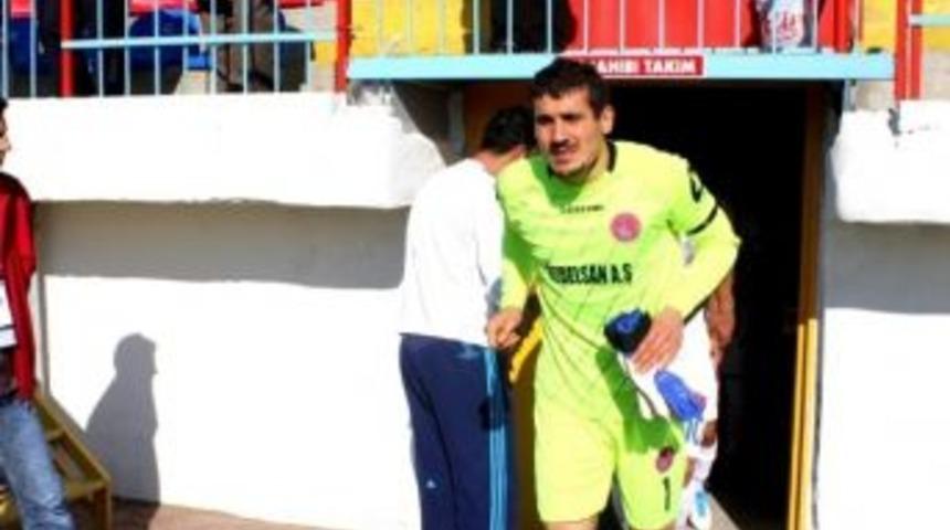 Diyarbakırlı Kaleci Sel&ccedil;uk Bayburt &Ouml;zel İdare Gen&ccedil;likspor&rsquo;a Transfer Oldu