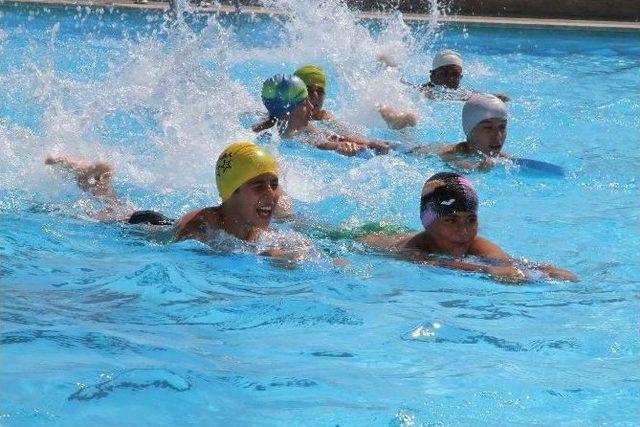 Kocaeli’nin Sağlıklı Gençleri Yaz Spor Okulu’nda Yetişiyor 1