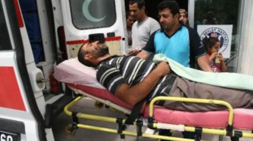 Başına 50 Kiloluk &Ccedil;uval D&uuml;şen İş&ccedil;i Yaralandı