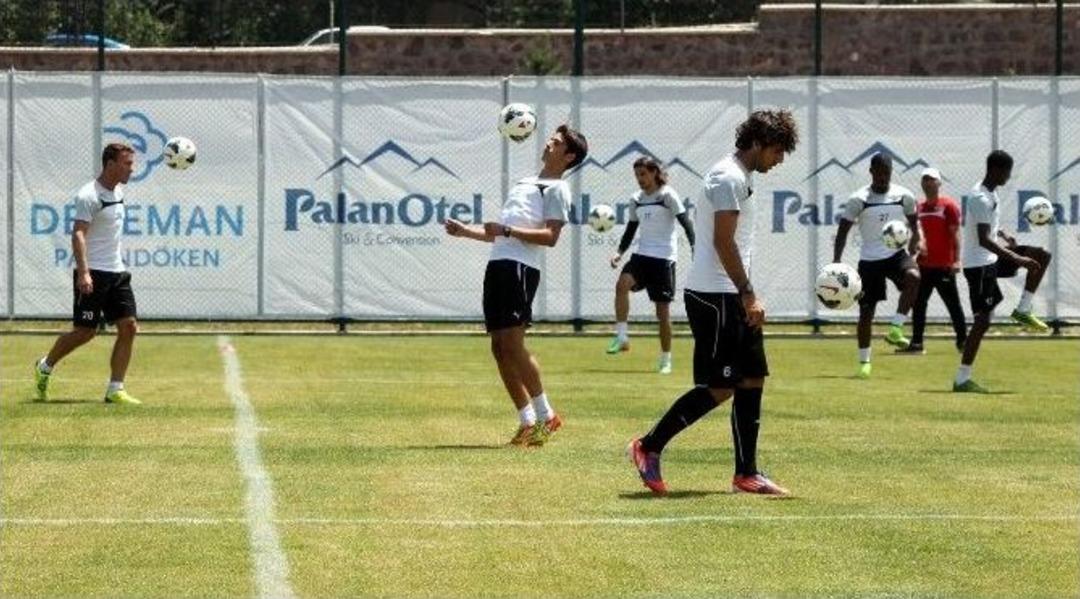 Akhisar Belediyespor Y&ouml;netiminden Kamp Ziyareti