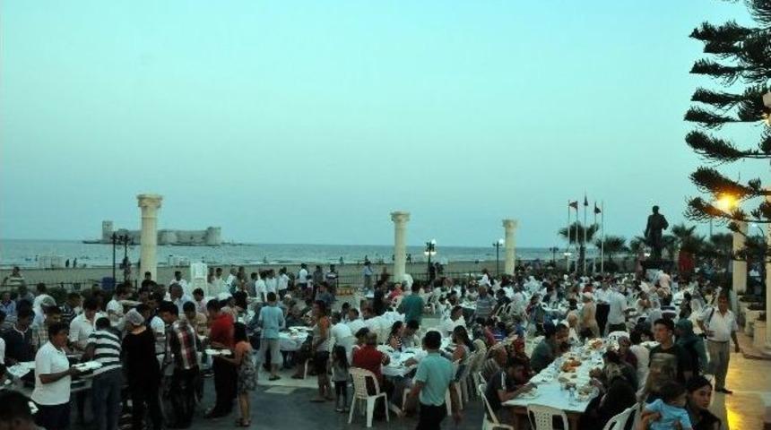 Kızkalesi'nde İftar