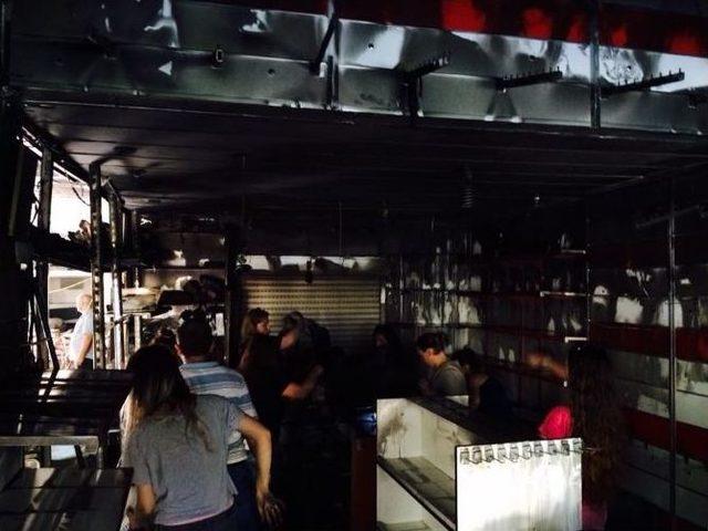 Kuşadası&rsquo;ndaki İşhanı Yangınında Hasar B&uuml;y&uuml;k 2