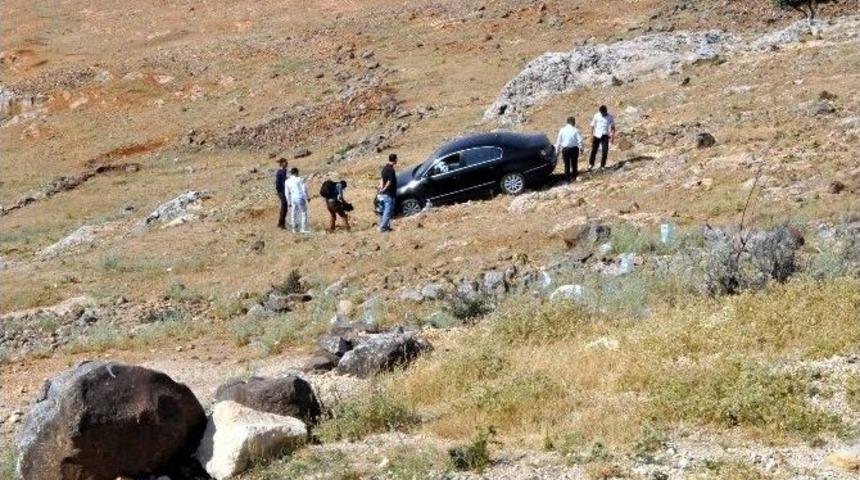 Araba Şarampole Devrildi: 1 Yaralı