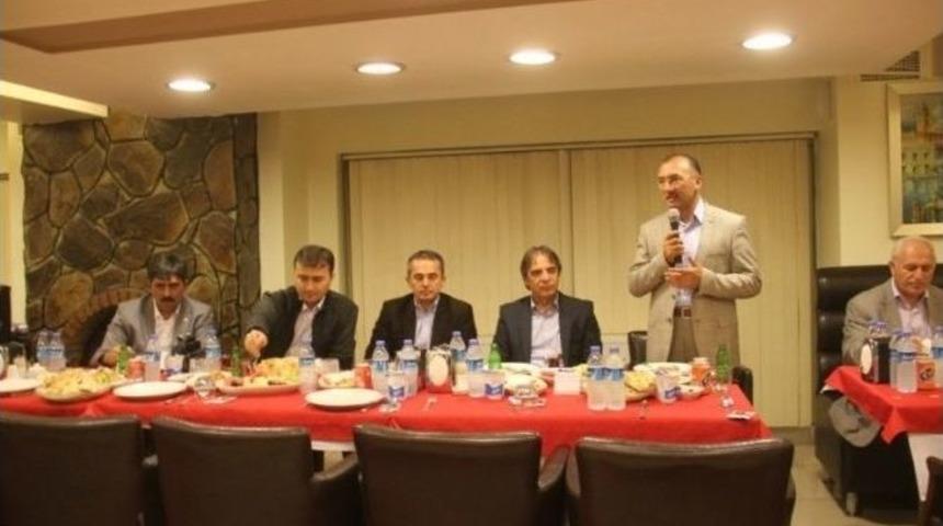 Ardahan Belediyesi&rsquo;nden İftar Yemeği