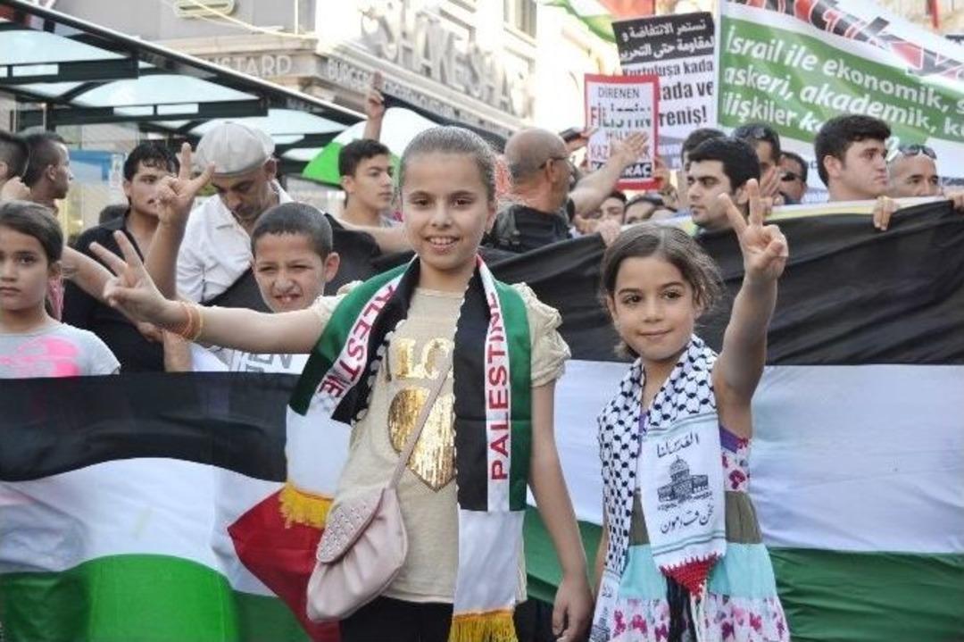 Beyoğlu&rsquo;nda İsrail Protestosu