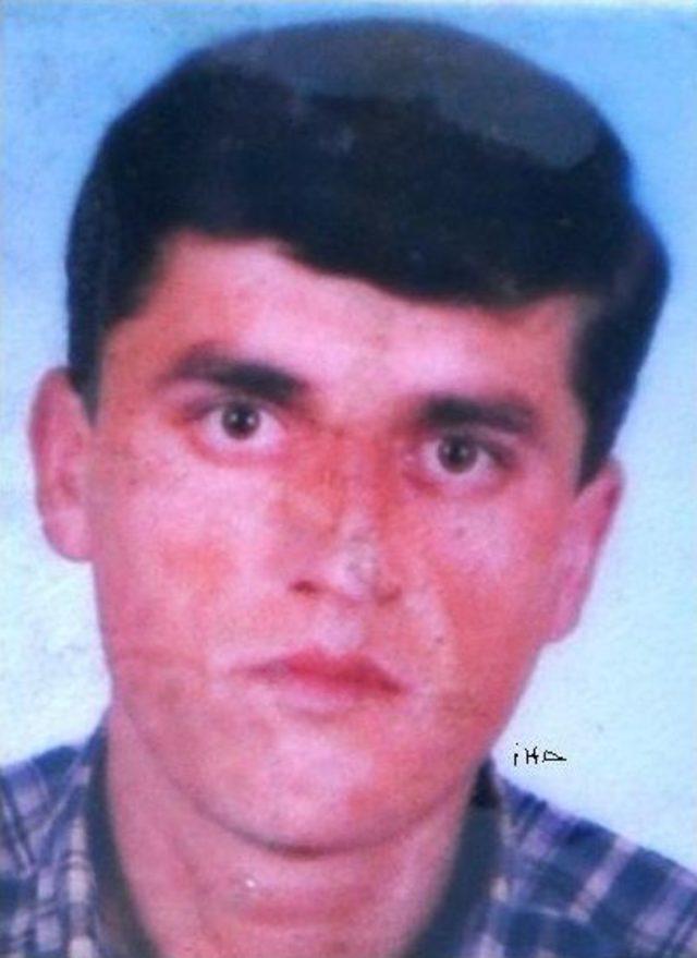 Yeni Aldığı Trakt&ouml;r&uuml;n&uuml;n Altında Kaldı 3