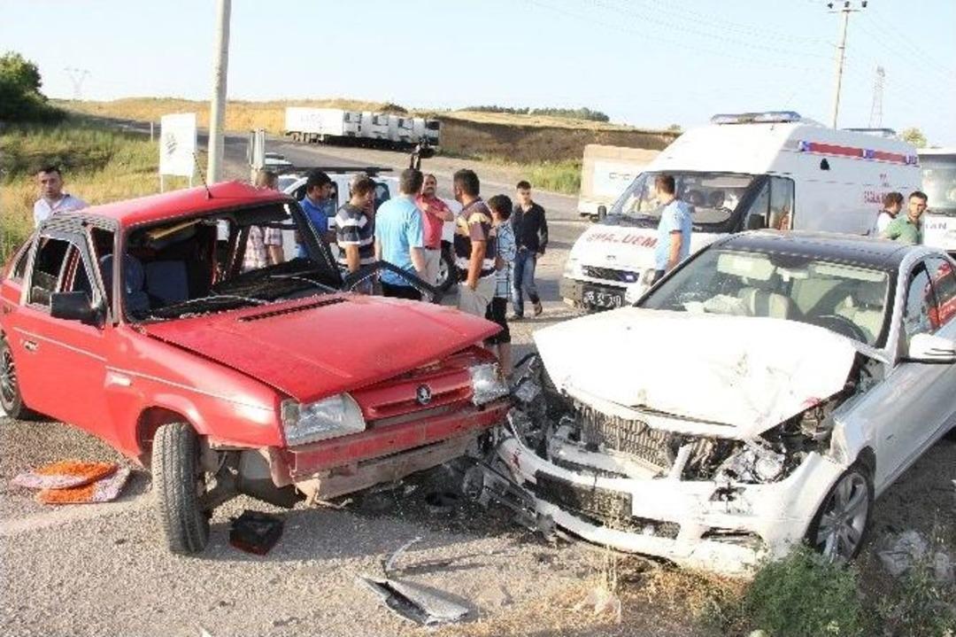 İftara Giden Aile Kaza Yaptı: 9 Yaralı