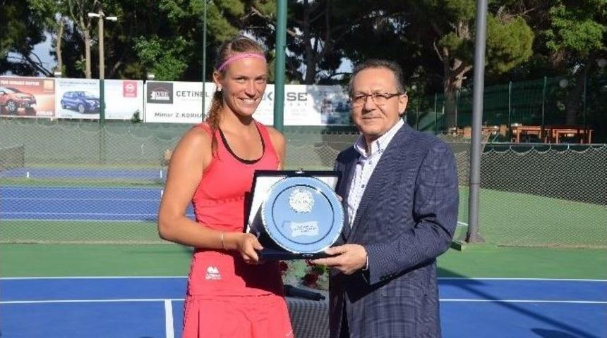 Balıkesir'de Turnuvanın Şampiyonu Bel&ccedil;ikalı Liebens Oldu