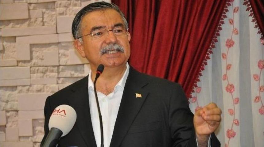 Bakan Yılmaz, G&uuml;r&uuml;n&rsquo;de Esnafla İftar Yaptı