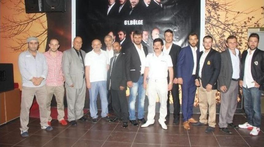 Esnaf &Ccedil;ektiği Filmin Galasını D&uuml;ğ&uuml;n Salonunda Yaptı