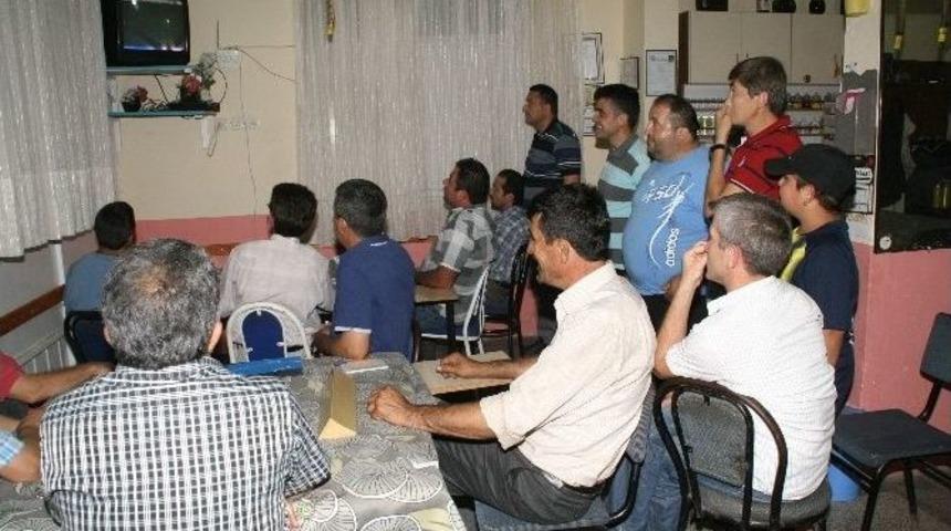 Mesut &Ouml;zil'in K&ouml;y&uuml;'nde Final Heyecanı