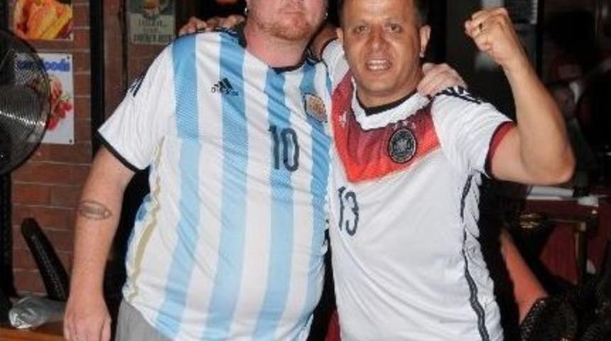 Alman Turistler Kupa Sevincini Ekran Başında Yaşadı