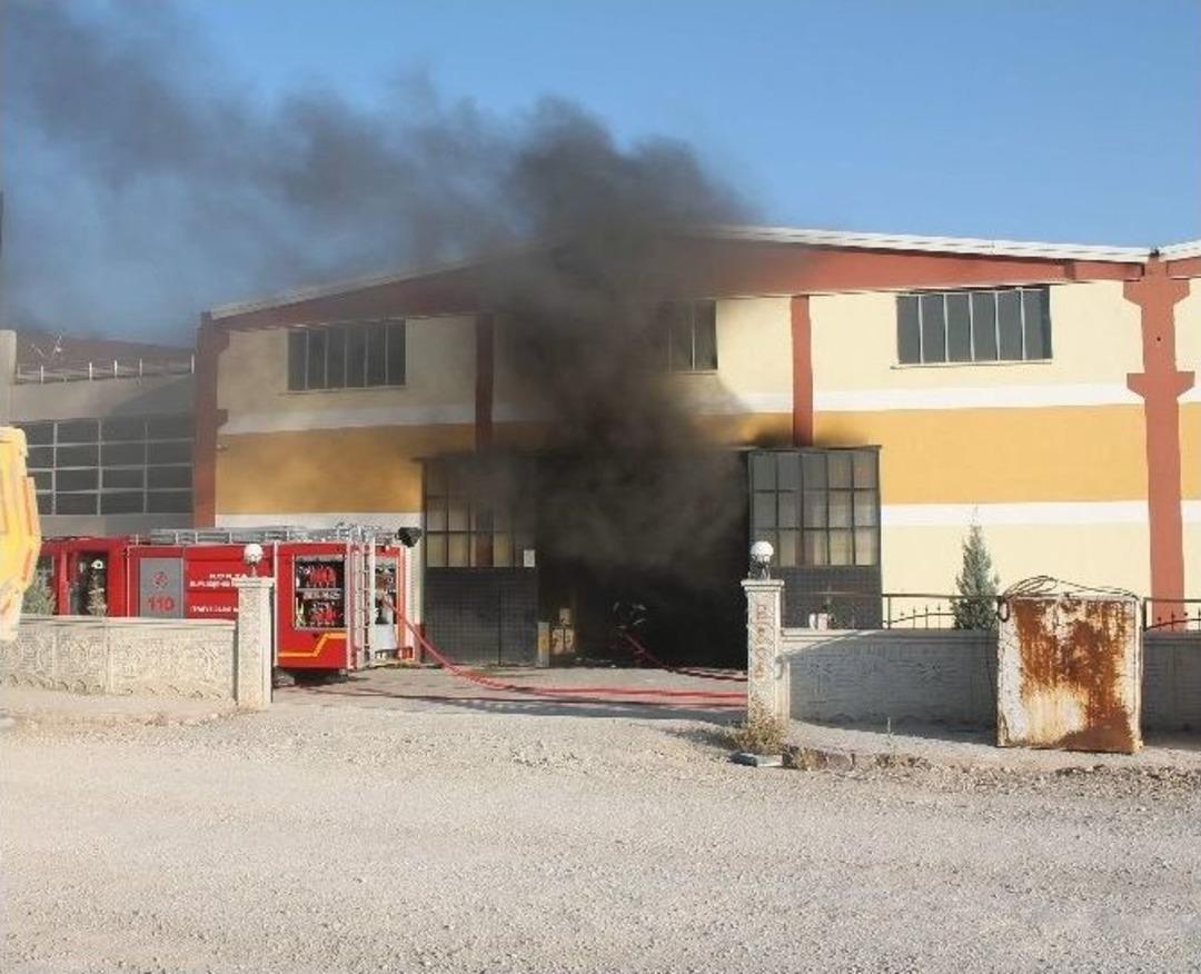 Vin&ccedil; &Uuml;retimi Yapan Fabrikada Patlama: 1 Yaralı