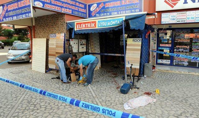 Kocasının Iş Yerinde Çalışan Kadını Bıçakla Yaraladı