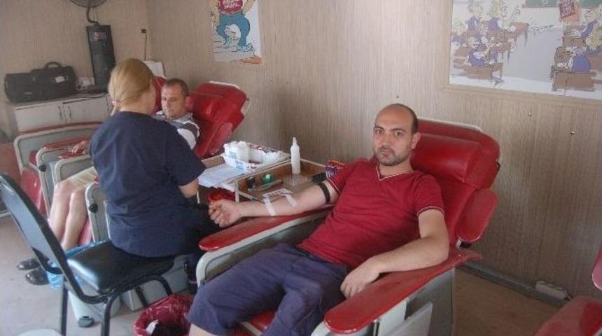 Lapseki&rsquo;de Kan Bağışı Kampanyasına Destek