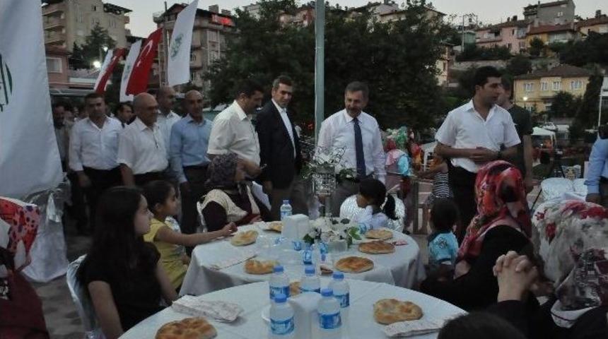 Demirci&rsquo;de Belediye&rsquo;den &Ouml;ks&uuml;z Ve Yetim &Ccedil;ocuklara &Ouml;zel Program