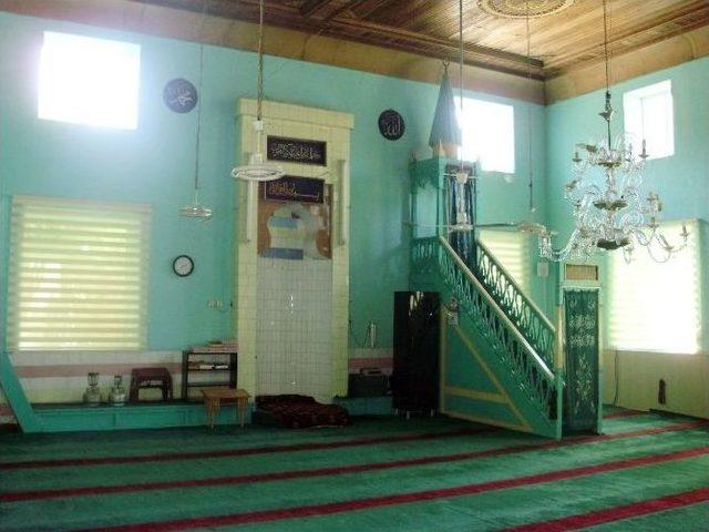 S&ouml;ğ&uuml;talan K&ouml;y&uuml;nde Sadece İki Kez Ezan Okunuyor 2