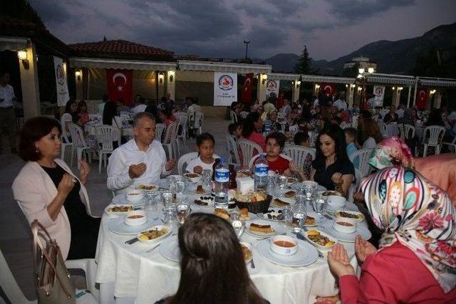 Başkan Zolan Koruyucu Ailelerle İftarda Buluştu