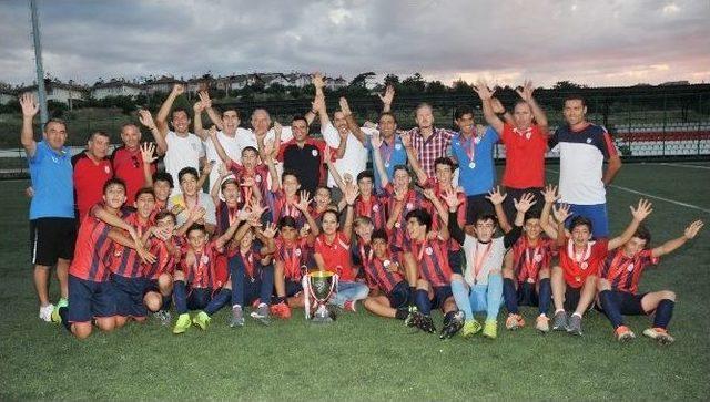 Altınordulu Minikler U13 Şampiyonu