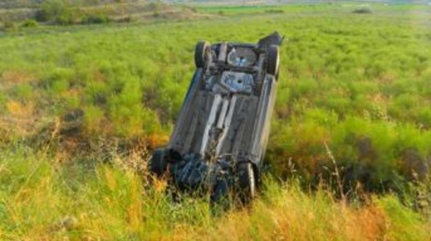 Osmancık'ta Otomobil Tarlaya U&ccedil;tu 4 Yaralı