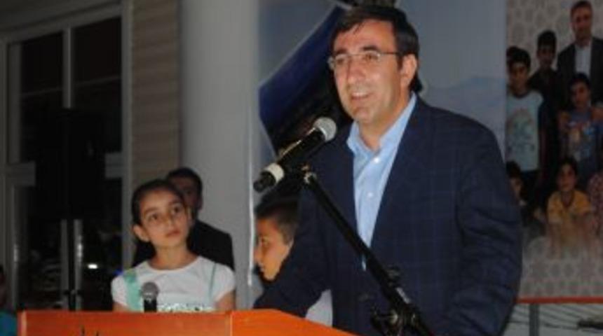 Bakan Yılmaz, Kardeşlik İftarı'na Katıldı