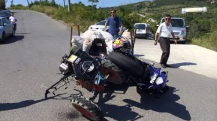 Patpatla motosiklet &ccedil;arpıştı 2 yaralı var