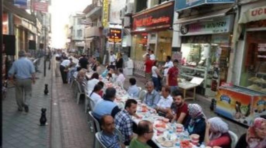 İnebolu'da İftar Yemeği Verildi