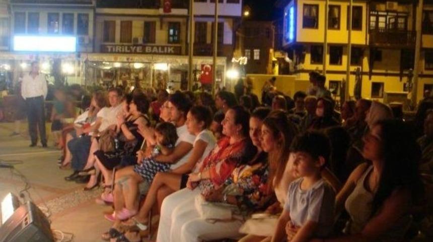 Bursa'da Tiyatro İle Eski Ramazanların Nostaljisi Bug&uuml;nlere Taşınıyor