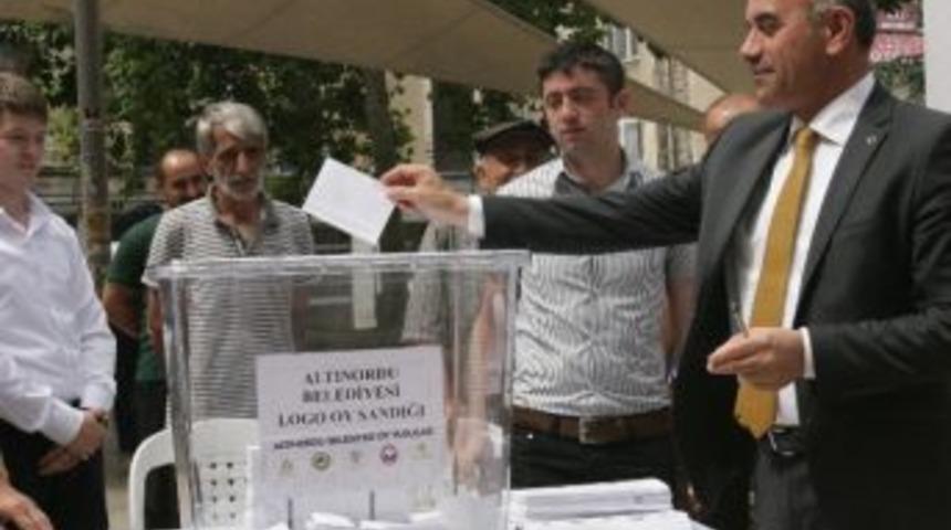 Halk, Logo İ&ccedil;in Sandığa Gitti