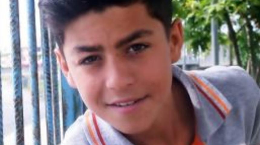 Arkadaşlarıyla Oynadığı Silahla Vuruldu