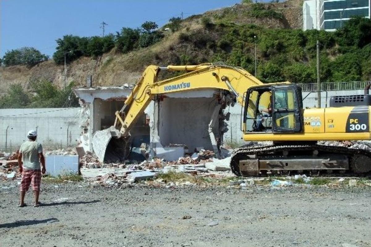 Canik Balık&ccedil;ı Barınağı&rsquo;ndaki Kul&uuml;beler Yıkıldı