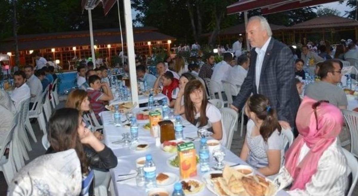 K&uuml;tahya Belediyesi'nden Kardeşlik İftarı