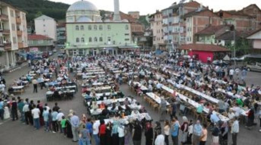 Abdipaşa&rsquo;da 3 Bin Kişi Oru&ccedil; A&ccedil;tı