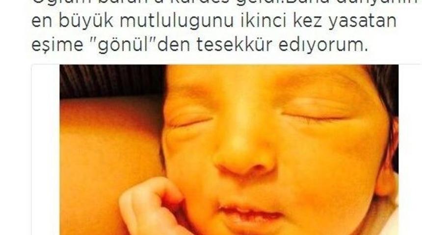 G&ouml;khan G&ouml;n&uuml;l'&uuml;n Mutlu G&uuml;n&uuml;