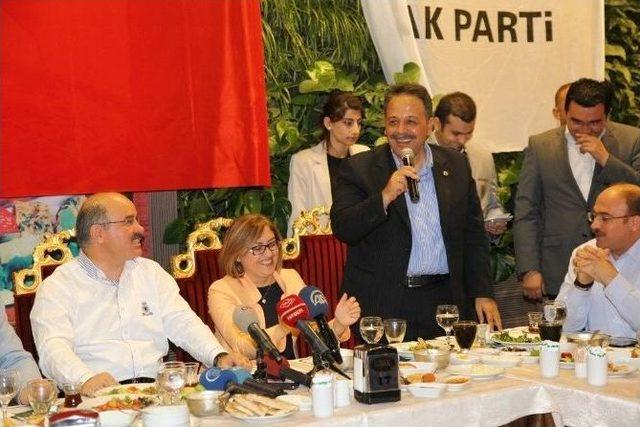 Ak Partililer Şahin’in İftarında Buluştu 3