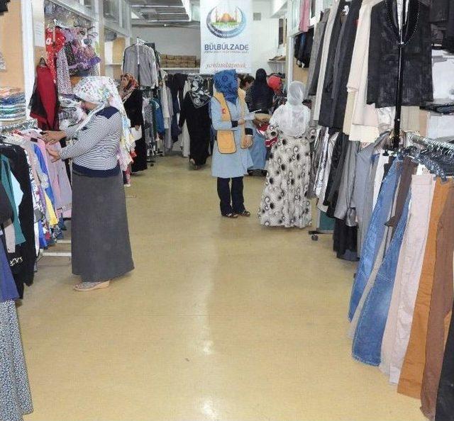 ‘bir Çocuk Da Siz Giydirin’ 1