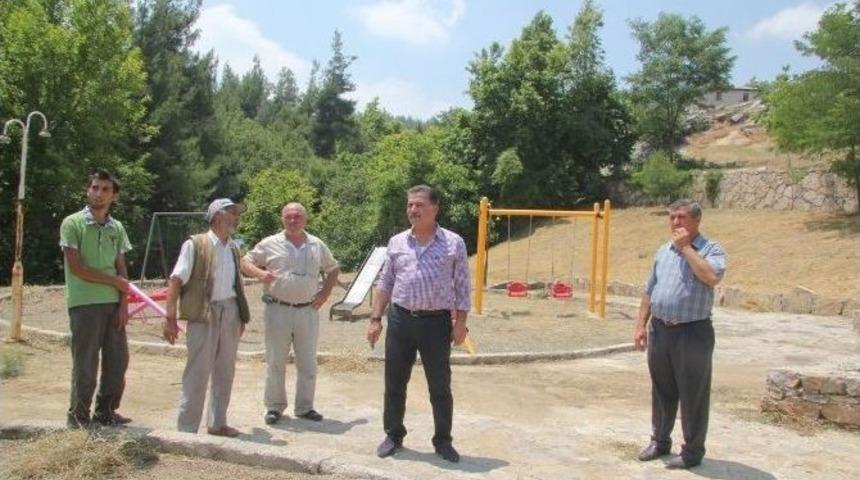 Toroslar Belediyesi Mahallelerdeki &Ccedil;alışmalarını S&uuml;rd&uuml;r&uuml;yor