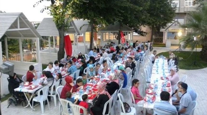 G&uuml;ng&ouml;ren'de Engelliler İftar Sofrasında Buluşuyor