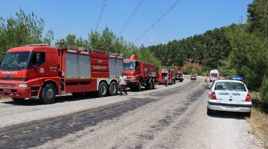Otomobil Şarampole Yuvarlandı İki Kişi Yanarak &Ouml;ld&uuml;