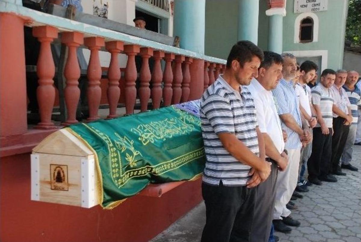 Maganda Kurşunu Sonucu &Ouml;len Anne Toprağa Verildi