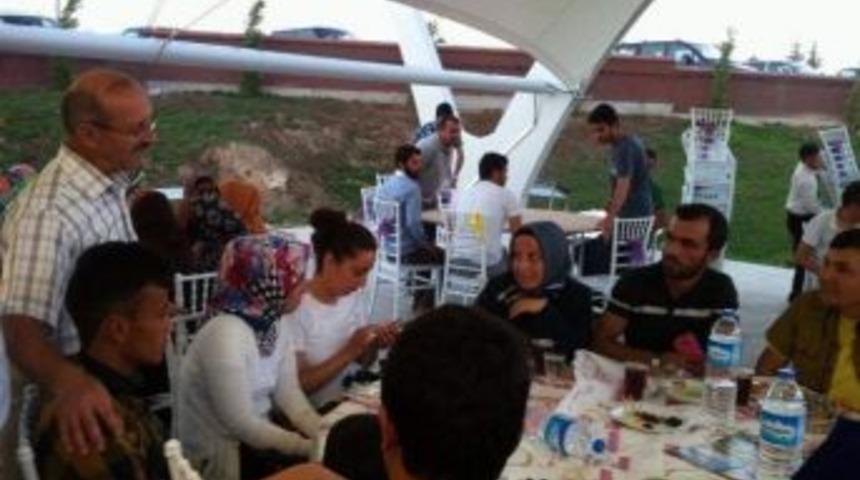 Ak Parti Konya&rsquo;dan Yabancı Uyruklu &Ouml;ğrencilerle İftar